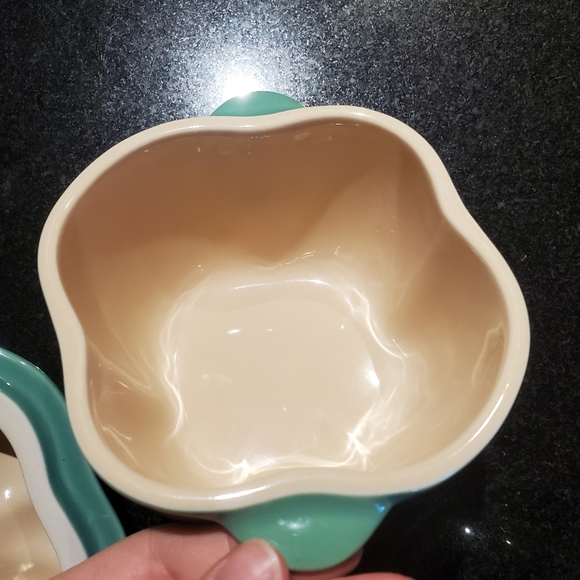 Le Creuset Bell Pepper Cocotte set of 2 LIKE NEW - Picture 6 of 8